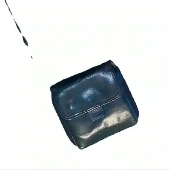 Tri fold leather Crossbody wallet - Picture 1 of 4